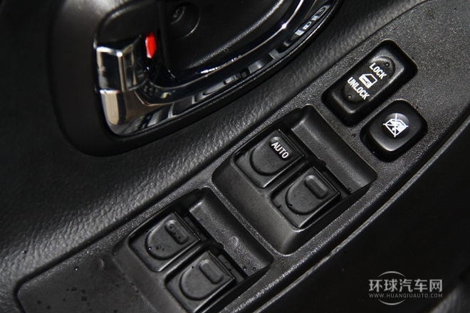 2012款 1.8L 自动豪华型