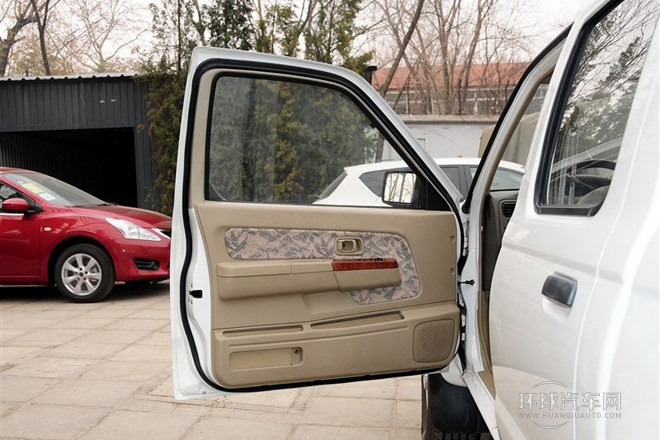 2013款 2.4L汽油四驱标准型