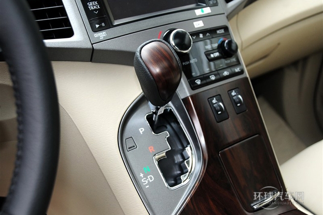 2013款 2.7L 四驱豪华版