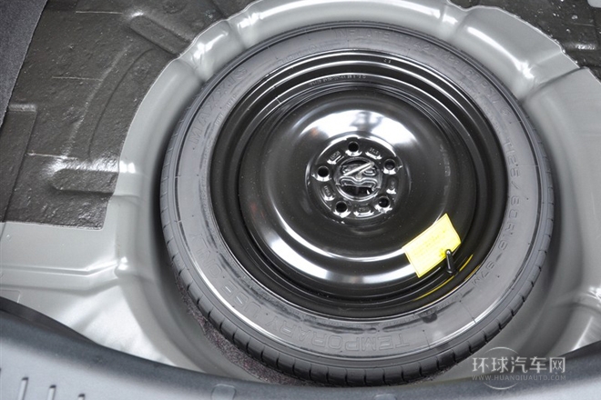 2013款 两厢经典 1.8L AT时尚型