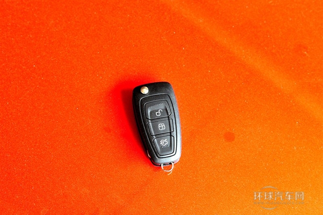 2012款 两厢 1.6L MT风尚型