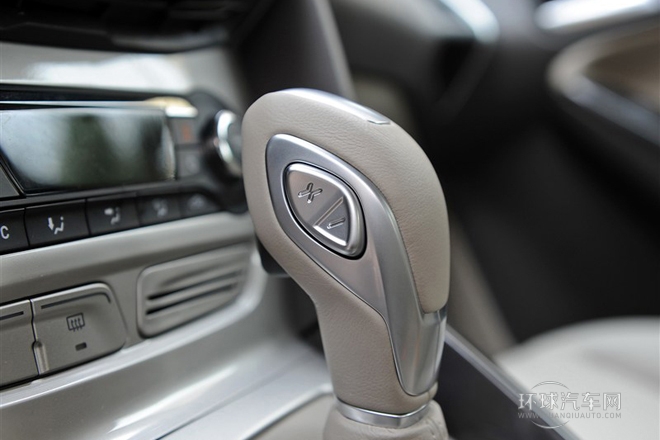 2012款 三厢 2.0L AT旗舰型