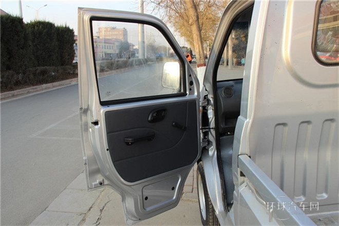 2011款 1.3L基本型无护栏