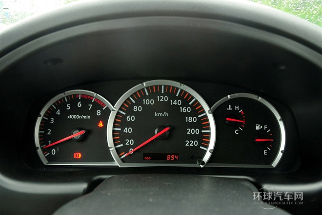 2013款 2.4L 四驱豪华纪念版 国IV