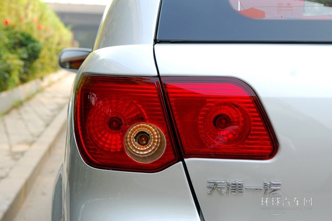 2008款 两厢 1.3L 手动精英型