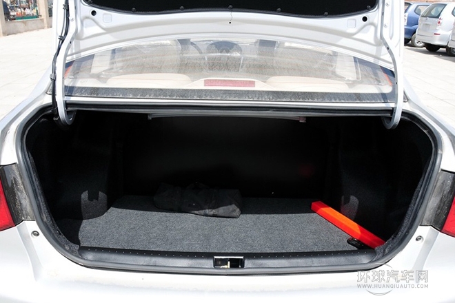 2011款 三厢 1.5L 手动精英型