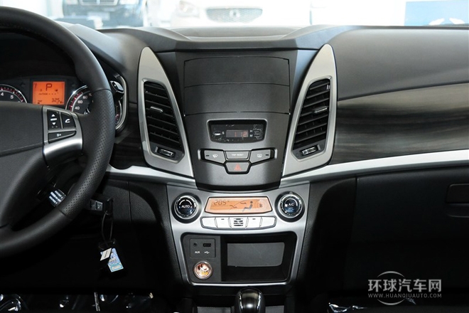 2014款 2.0L 汽油两驱自动豪华导航版