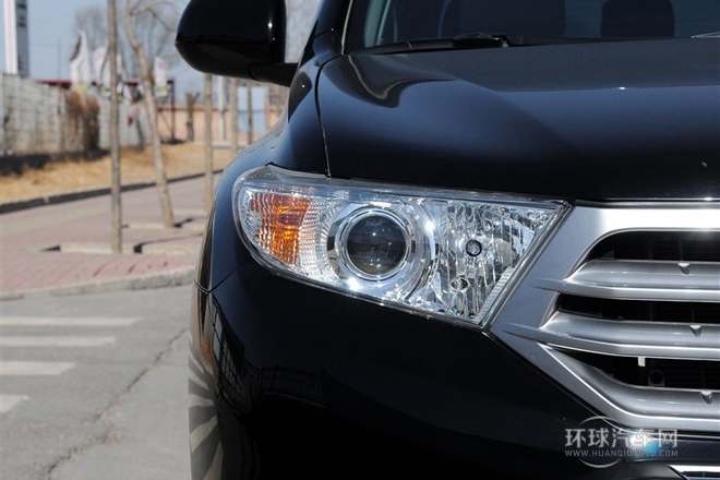 2012款 2.7L 两驱7座豪华导航版