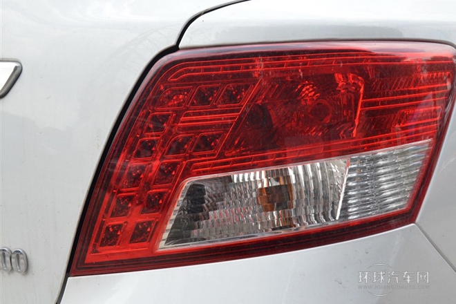2014款 1.6L 自动豪华型