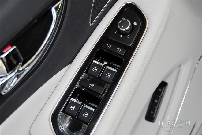 2013款 3.0L 尊贵型