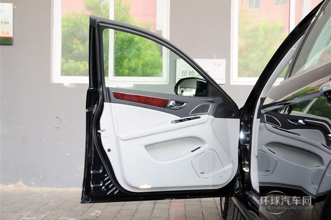 2013款 3.0L 尊贵型