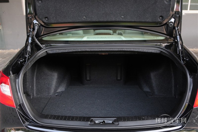 2013款 3.0L 尊贵型