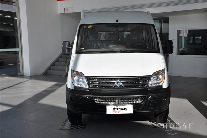 2014款 2.5T傲运通短轴中顶