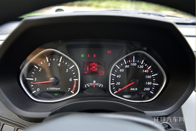 2013款 1.3L 手动尊贵型