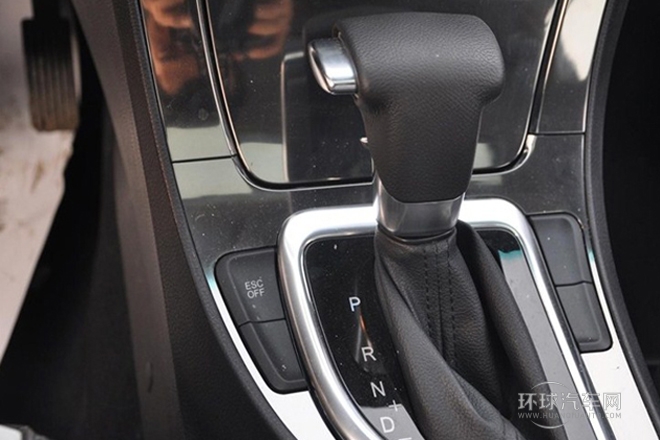 2012款 1.5T 自动两驱尊贵型