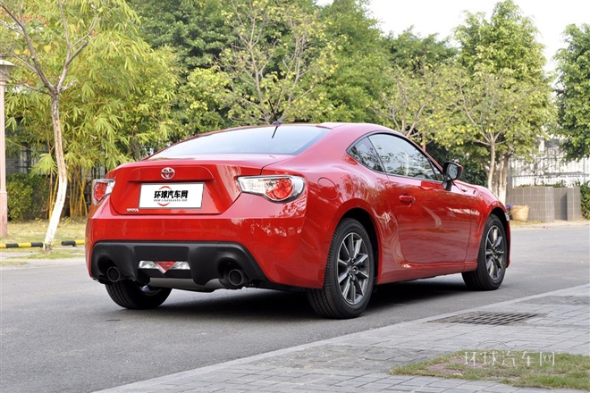 2013款 2.0L 手动豪华型