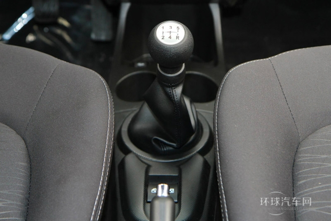 2012款 1.0L 手动亲情版 国IV