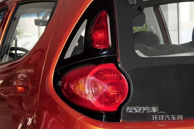 2012款 1.0L 手动时尚版 国IV