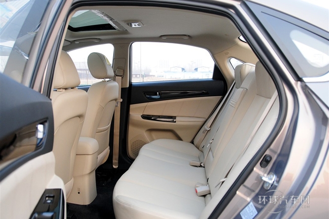 2014款 1.6L 手动尊贵型