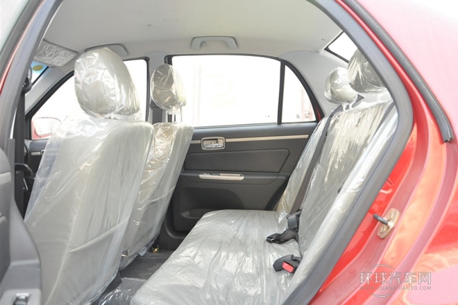 2012款 1.0L 手动进取型