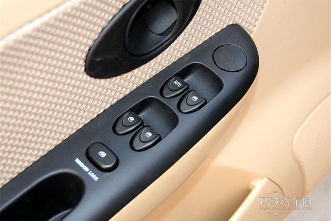 2012款 改款 1.0L 手动P-TEC舒适型