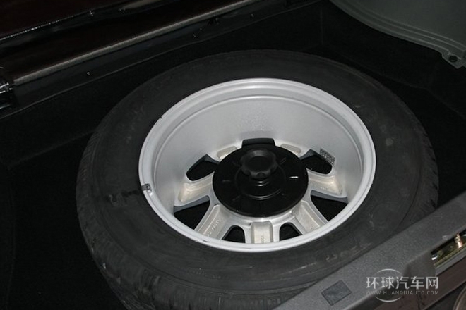 2011款 2.4L 手动四驱豪华型