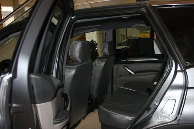 2011款 2.4L 手动四驱豪华型