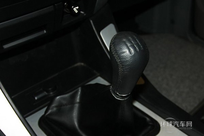 2011款 2.4L 手动四驱豪华型