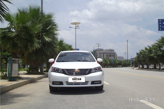 2013款 三厢 1.8L CVT精英型