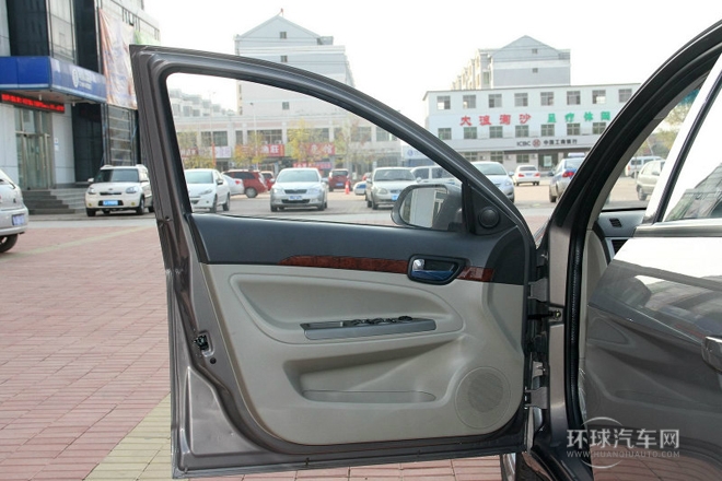 2012款 三厢 1.6L 手动舒适型