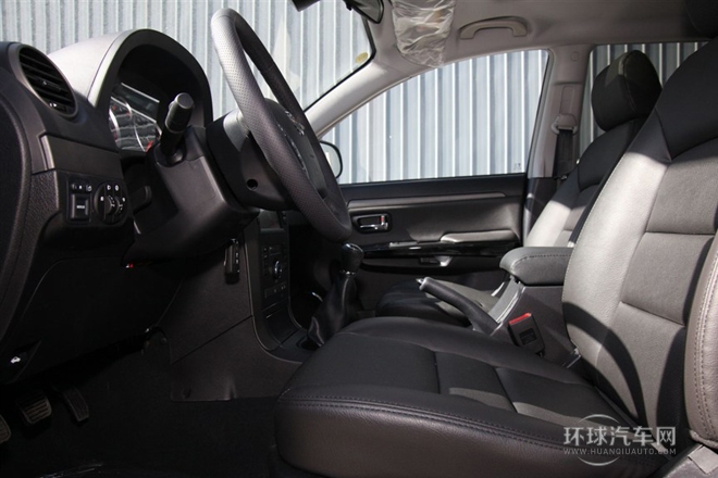2013款 智尊版 2.0T手动四驱尊贵型