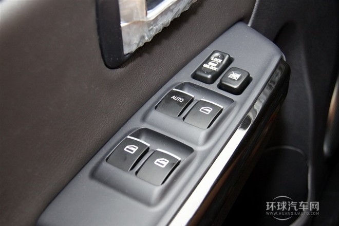 2013款 智尊版 2.0L手动四驱进取型