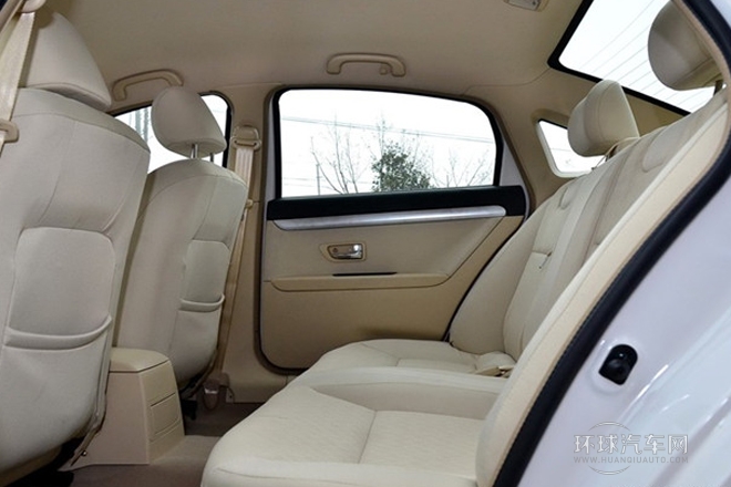 2012款 三厢 1.8L 手动风尚版