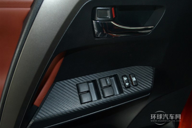 2013款 2.5L 自动四驱尊贵版