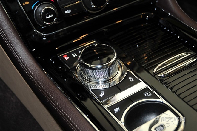 2014款 XJL 2.0T 两驱典雅商务版