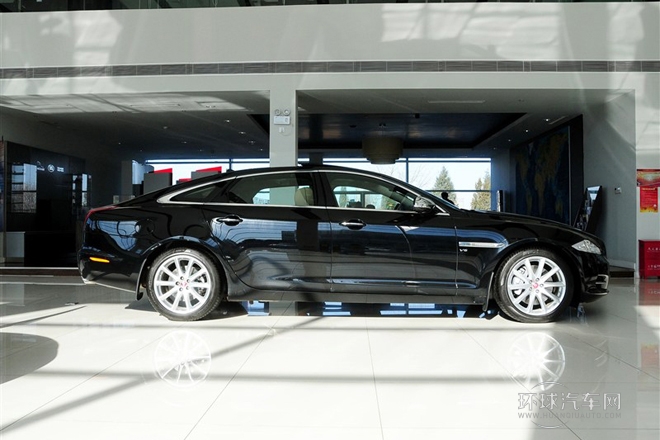2014款 XJL 3.0 SC 两驱尊享商务版