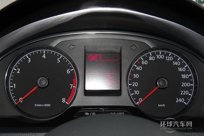 2015款 1.6L 自动风尚版