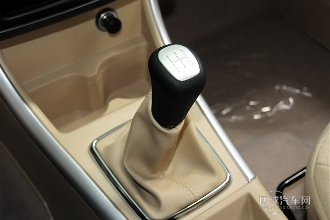 2013款 两厢 1.5L 手动乐天版