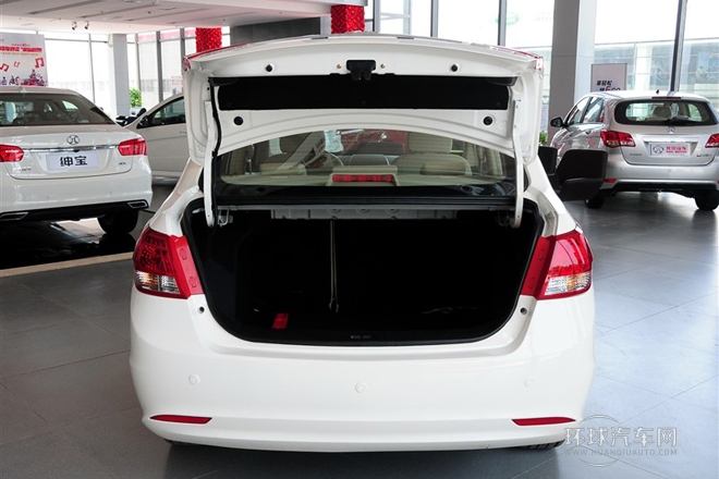 2013款 三厢 1.3L 手动乐活版