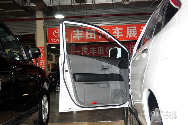 2011款 2.0L 超豪华型