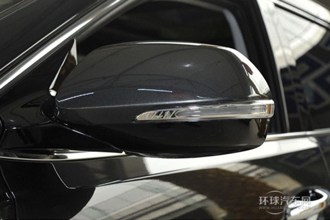 2013款 3.0L 6座棕色内饰旗舰版