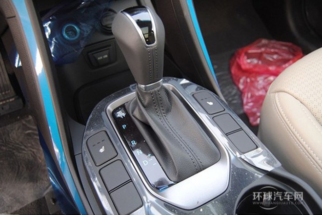 2013款 3.0L 7座舒适版