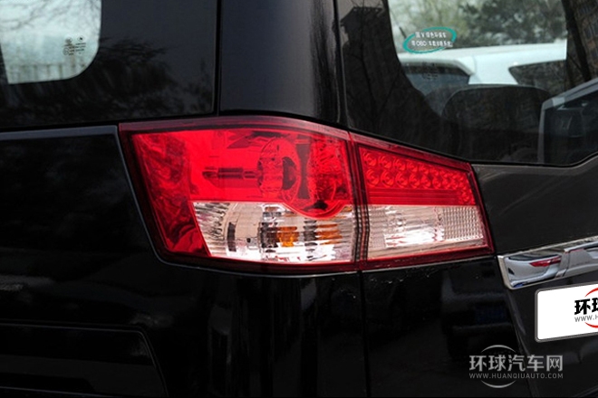 2013款 改款 1.5L 手动豪华型7座 国IV
