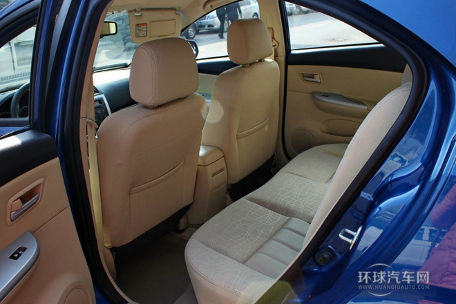 2013款 两厢 1.6L 自动精英版