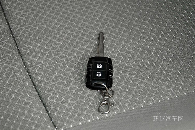 2011款 1.6L 手动实用型7座