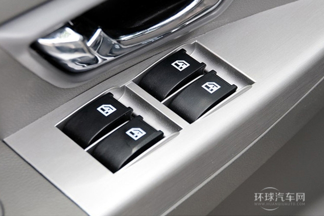 2011款 2.0L 手动豪华型7座