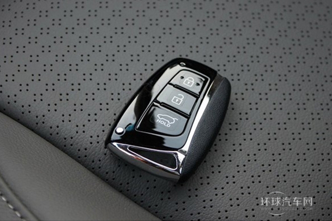 2013款 改款 3.0L 四驱舒适版 欧V