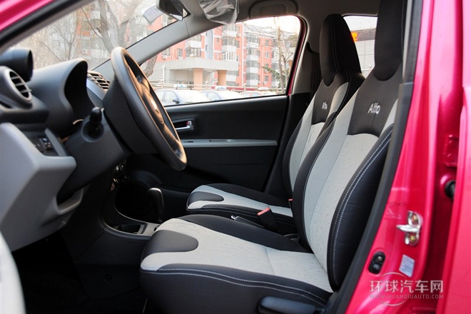 2013款 1.0L 自动豪华型