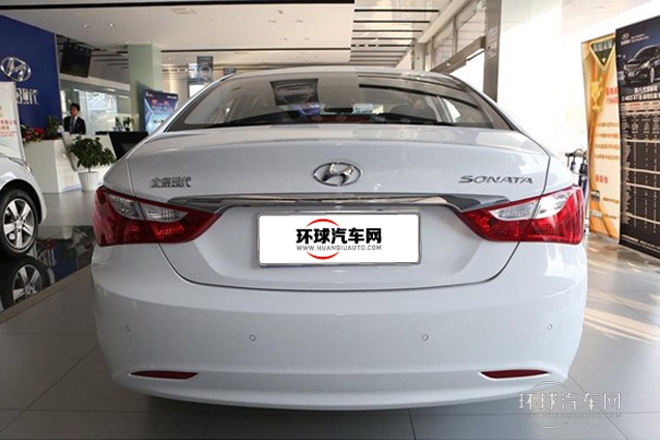 2013款 2.0L 自动顶级版