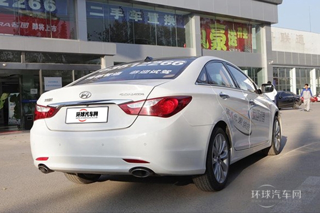 2013款 2.0L 自动顶级版